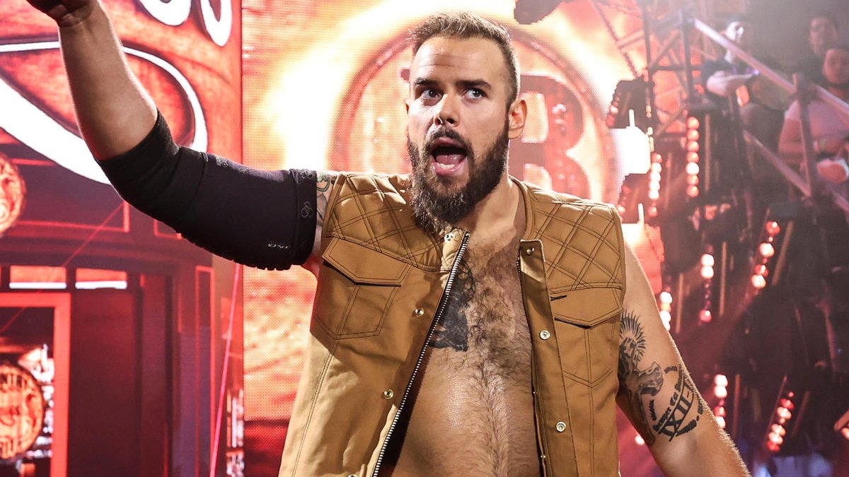 WrestleTalk_TV's tweet image. WWE NXT stars Dante Chen, Dion Lennox, Josh Briggs and Wes Lee are set to compete on WWE Main Event ahead of tonight&apos;s Raw taping.

Dante Chen will face off with Josh Briggs, while Wes Lee faces Dion Lennox

(Fightful Select)