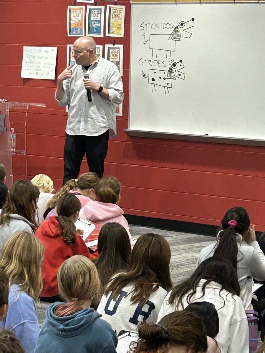 Sara Jones tweet media