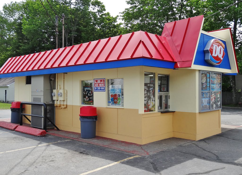 DavidWright_7's tweet photo. in Topsham, Maine there’s a small Dairy Queen with a plaque that simply reads “LBJ ate here.” https://t.co/uxbuGWOhZO