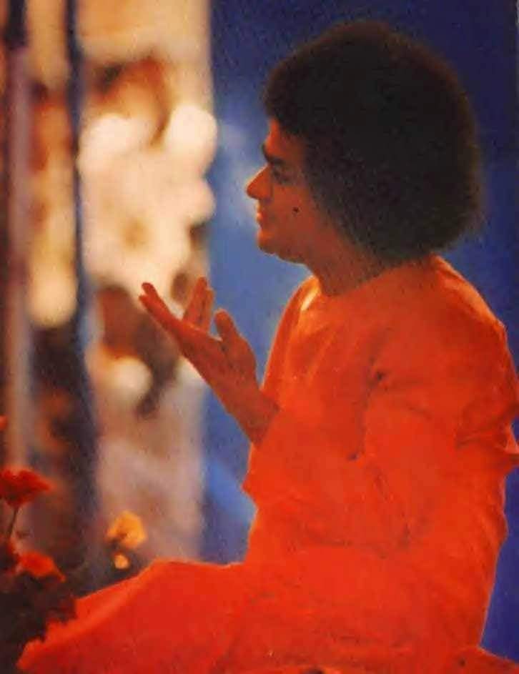 madhu_sainath's tweet image. &quot;Be Happy...Leave all the burden to Me.Human body is like water bubble. True happiness is Union with God. Think of God.God alone is your true friend forever...&quot;🌹