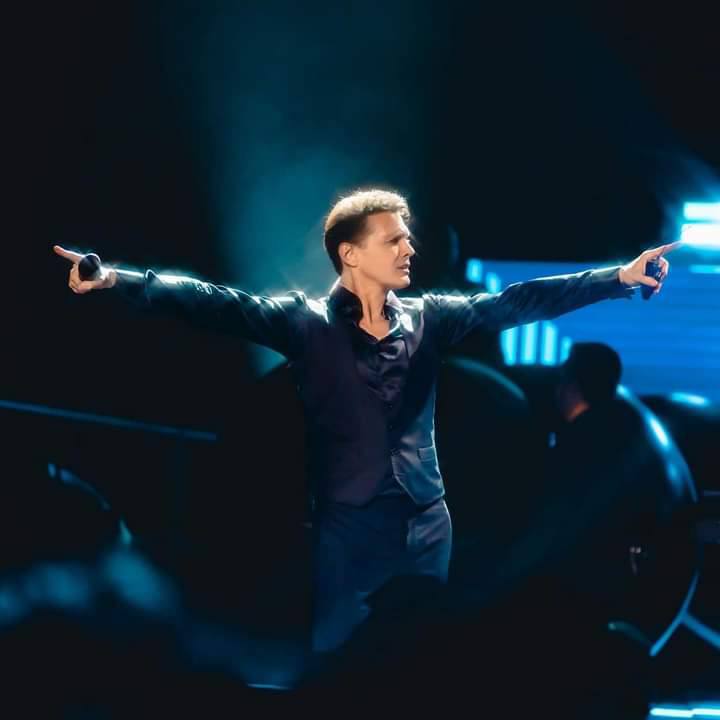 todoxluismiguel's tweet photo. Super Jueves de Luis Miguel ♥
@lmxlm #LuisMiguel #txlm #ClubOficialChile #Incondicionales #TodoPorLM #TXLM35 #Tour2024 #Gira https://t.co/pjDS8UJBtC