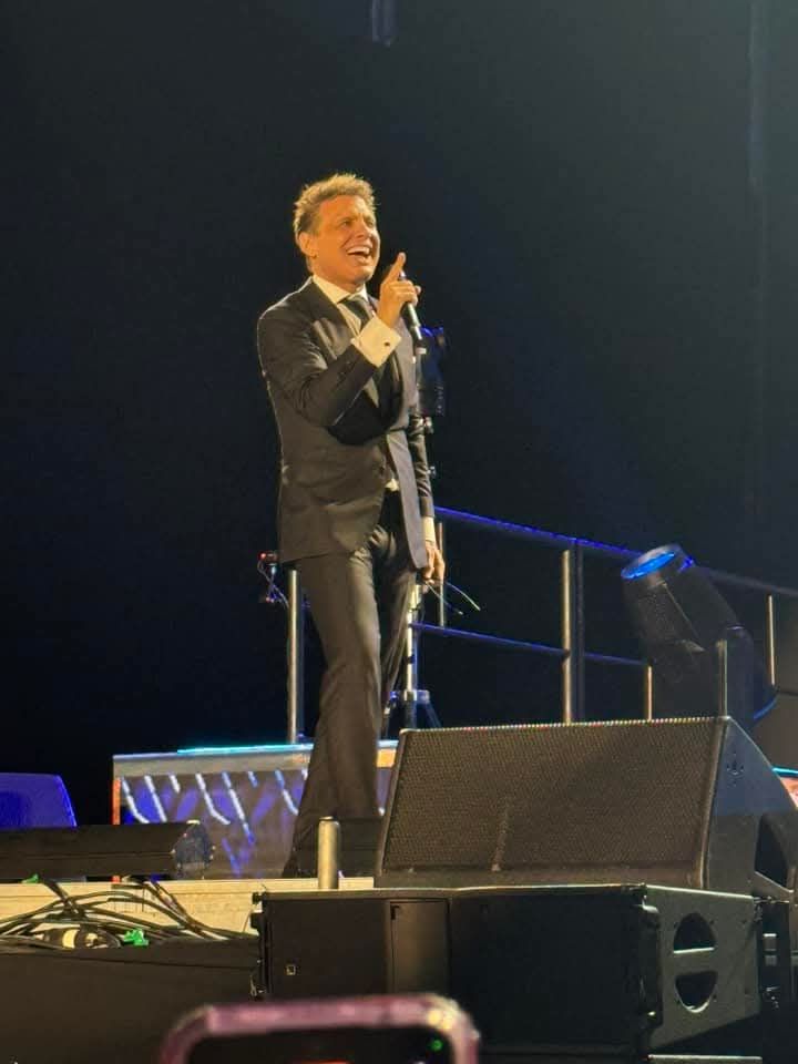 todoxluismiguel's tweet photo. Mis más ardientes anhelos en ti realizaré... ♫
@lmxlm #LuisMiguel #txlm #ClubOficialChile #Incondicionales #TodoPorLM #TXLM35 #Tour2024 #Gira https://t.co/XteWw7geDy