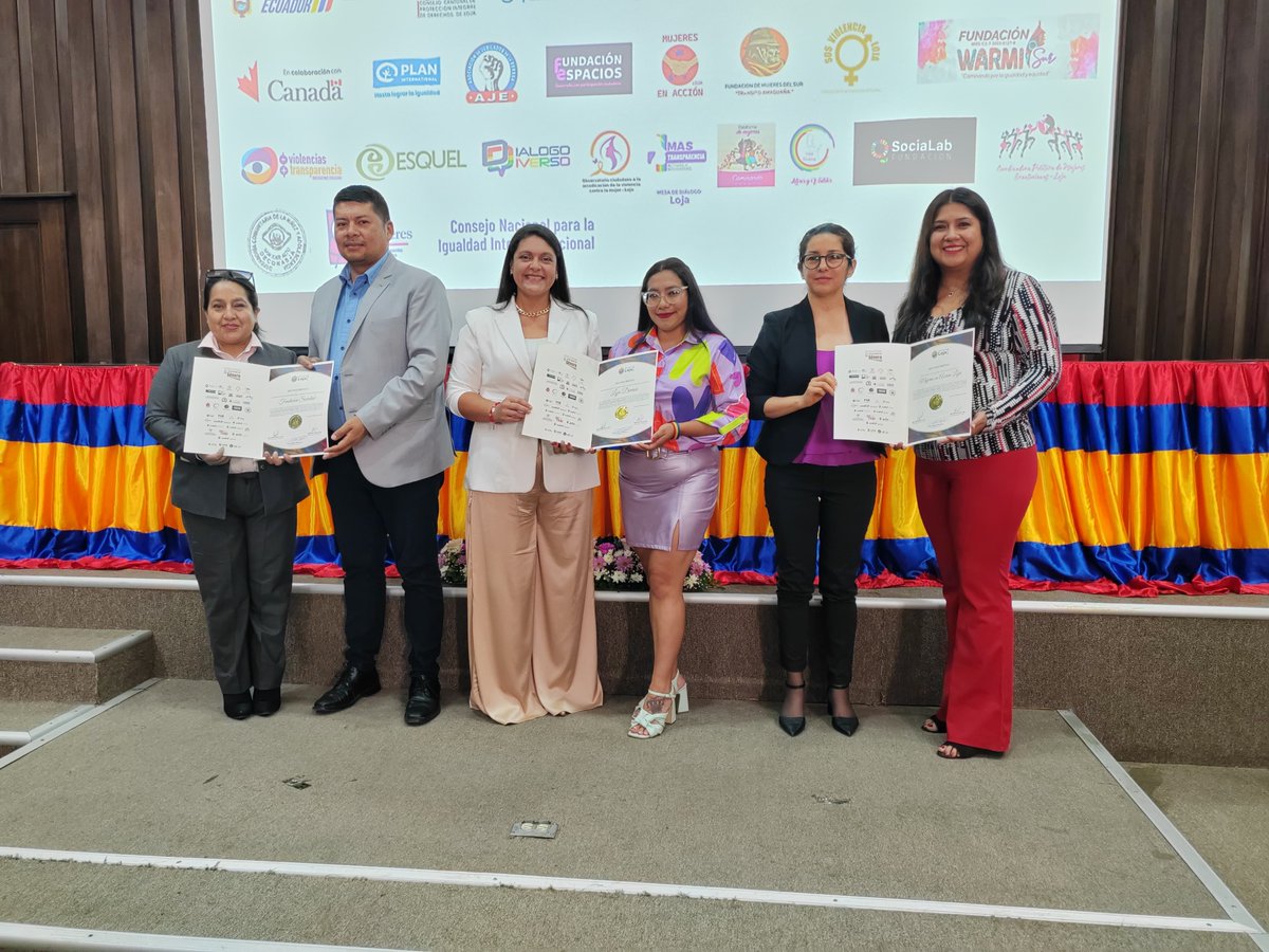 paolarengelv's tweet photo. Reconocimiento a organizaciones sociales y entidades públicas por el trabajo para prevenir y erradicar la violencia de género # Loja Sistema Cantonal - #CASMUL #MunicipioDeLoja 💜🏳️🌈✨ https://t.co/otR3V4THwd