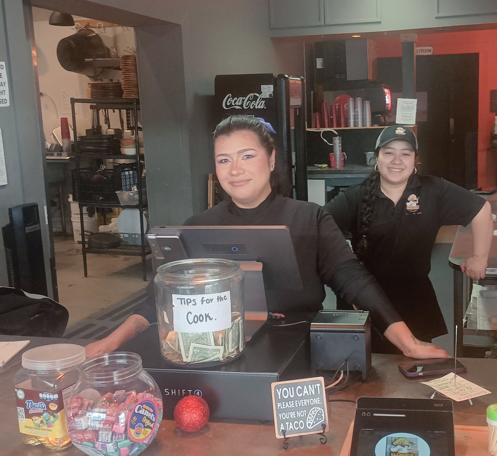 TuckerShift4's tweet photo. Elder's Tacos & Steaks added on their second and final current location to the @SkyTabPOS by @Shift4 family! They are going #BoldlyForward with integrated Online Ordering through DoorDash & UberEats, secured payments and that sleek look! #TeamFour #SexyTech https://t.co/e29fa8wGrE