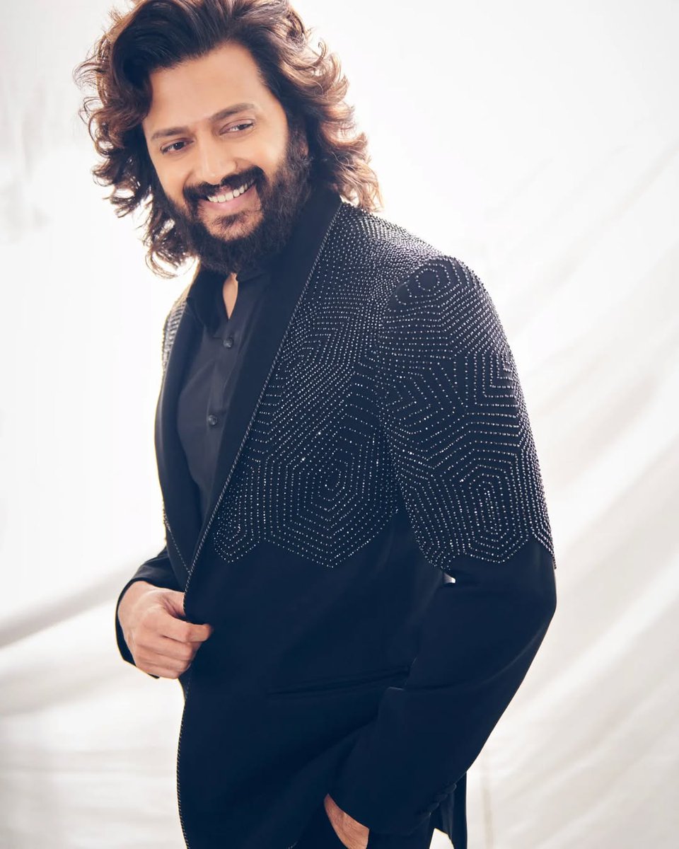 umeshpatle1992's tweet photo. @IIFA @Riteishd Happy Birthday Riteish Deshmukh Sir.❤️🎂🎁🎉🍫
#RiteishDeshmukh #Riteishd #happybirthdayriteishdeshmukh #HBDRiteishDeshmukh https://t.co/FCtr4TS2lq