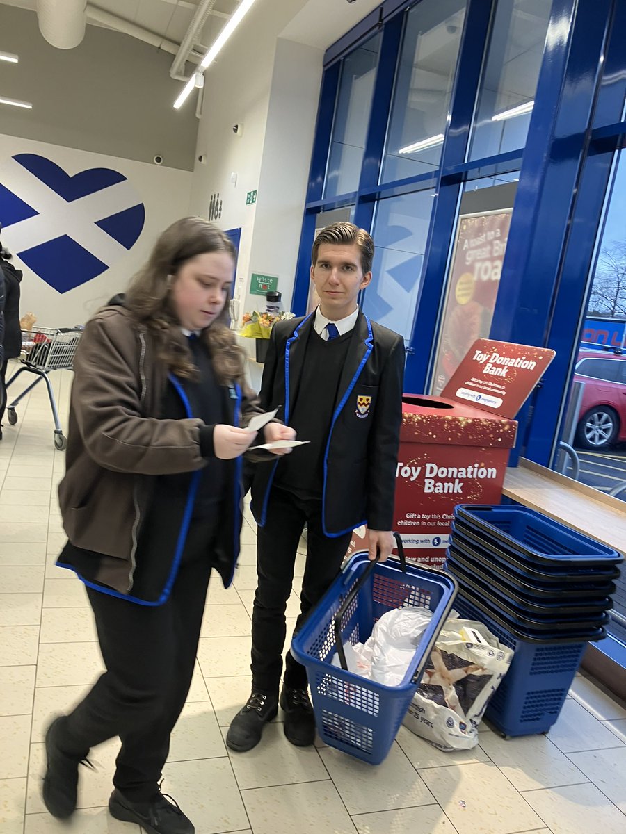 2/2 Advent Charity: Community Foodbank Drive
A busy day in the R.E. Dept as we used our Advent Appeal Fundraising to shop for the foodbank collection. S6 Caritas pupils gained life lessons in budgeting and finding the best deals! 🛍🛒