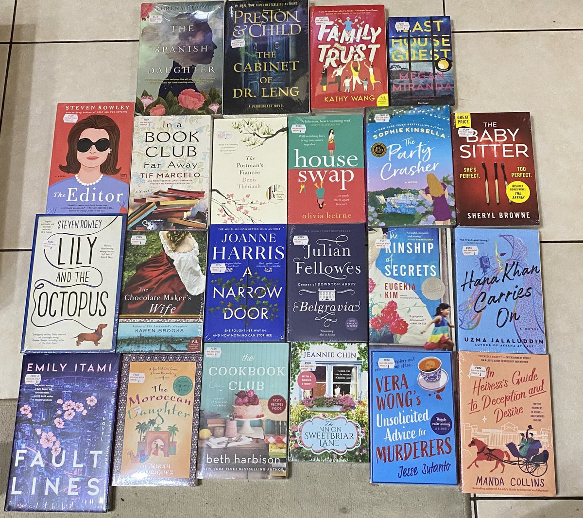 Happy with my stash from #BBWSunway2024 📚Have you gone yet? It’s the perfect event to hunt for your favourite reads #bbw2024malaysia
