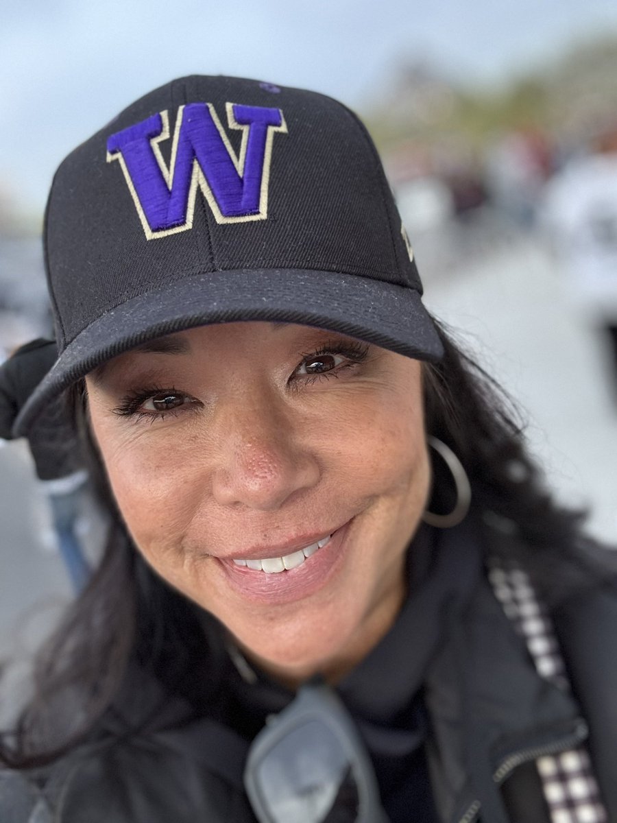 seattle4_life's tweet photo. Dear @AtlantaFalcons please be up so far in the game that Michael Penix Jr. is in the game today!! I came here for only ONE REASON!!! 

#BigPenixEnergy #Huskies4Life #MNFxESPN #MNF @UW_Football https://t.co/BanSTjjNDv