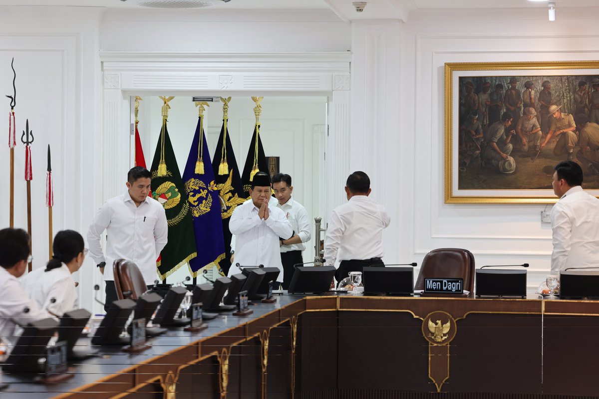 Gerindra's tweet photo. Selamat pagi tweeps awali pagi yang cerah ini dengan berdoa. Selamat beraktivitas, tetap semangat dan salam #IndonesiaRaya https://t.co/2Y6ttJJCCX