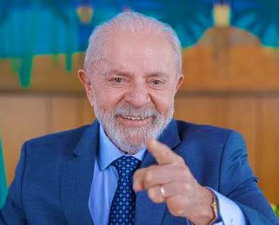 NewsLiberdade's tweet photo. 🚨URGENTE - Lula corta R$ 7,3 bilhões do INSS e R$ 2,3 bilhões do Bolsa Família, no orçamento de 2025! https://t.co/j0XBbYNXox