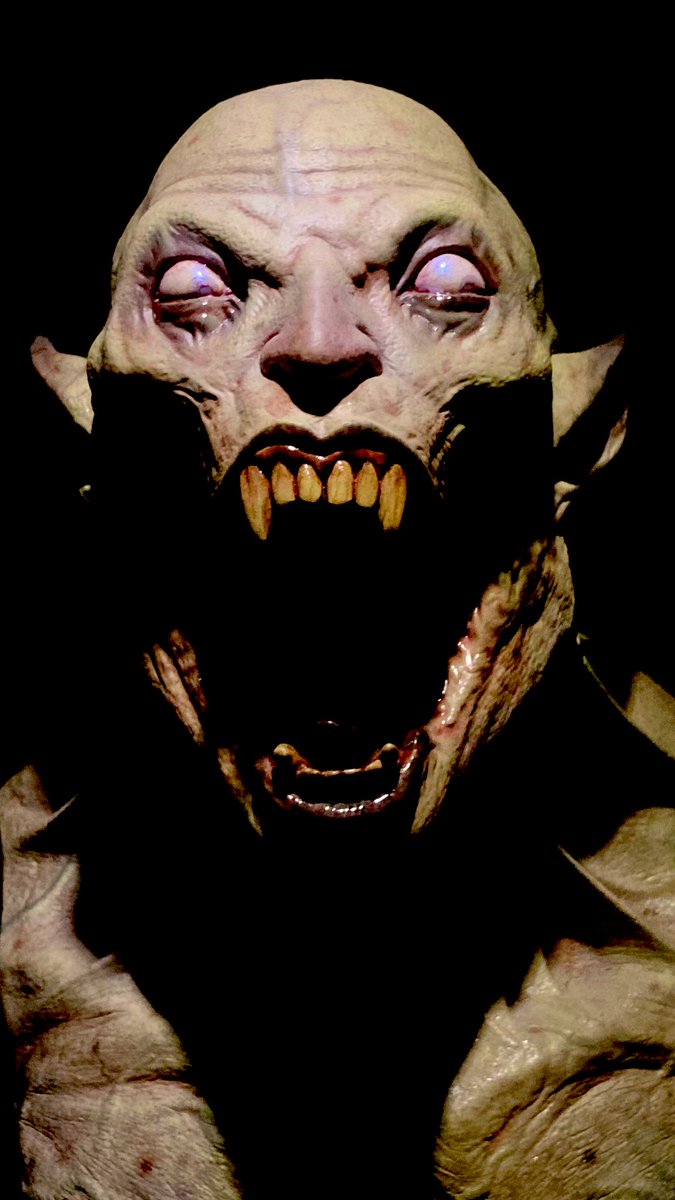 EntennStudio's tweet image. Sculpture by Steve Wang, Paint by me. #entenn #airbrushing