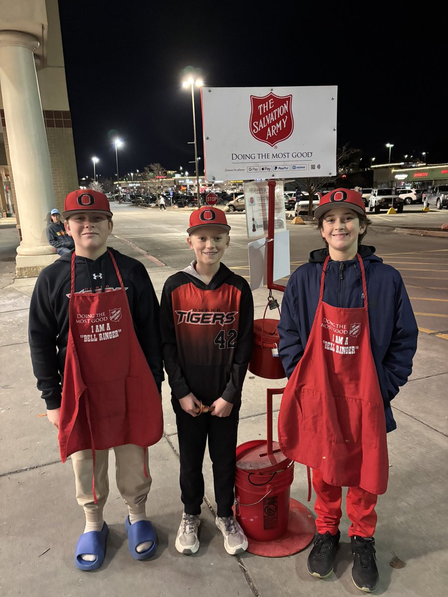 galloway_jerrod's tweet photo. Come out and see some #dudes ringing for @SalvationArmyUS out at Bakers at Lakeside Hills! @ubanebraska @OMAHATIGERS https://t.co/jFb9Oq2sI2