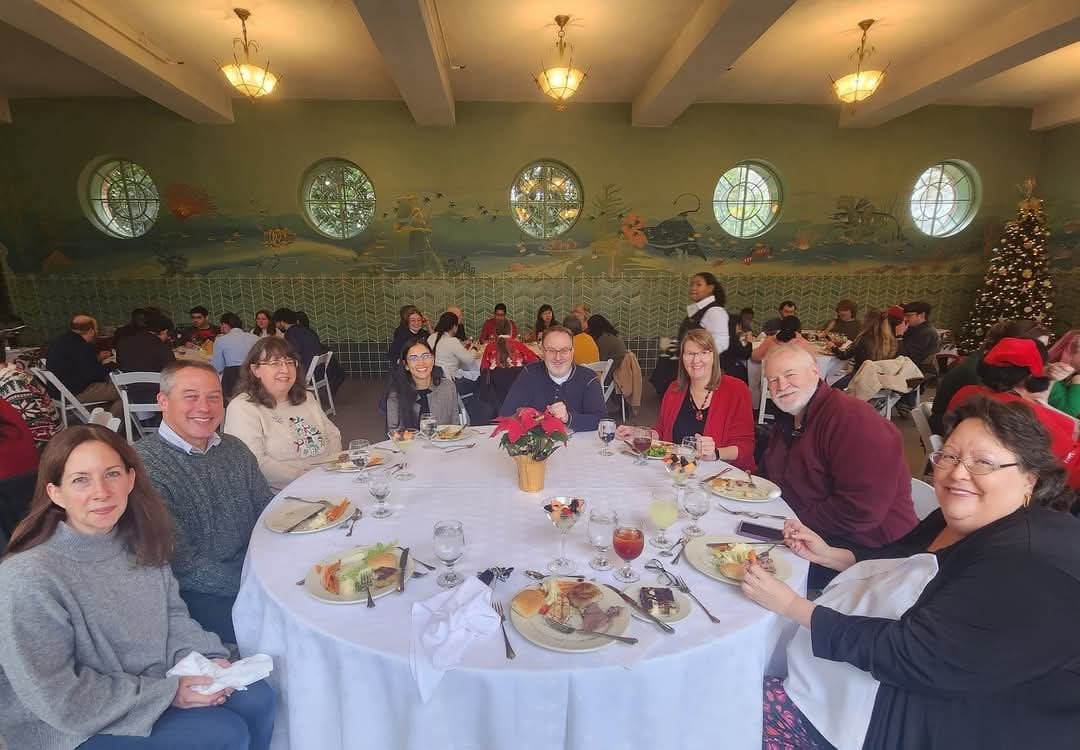 wfubiology's tweet photo. @wfubiology faculty, staff, and graduate students enjoyed a wonderful holiday luncheon today at @GraylynEstate. It was filled with beautiful decorations, a delicious menu, and wonderful people. 🎩💛 Happy Holidays! 💛🎩
•••••
📷: @CaraJDavis https://t.co/JHHPM2fSsE
