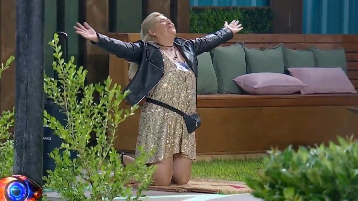 agusteinr's tweet photo. por favor que gane cami homs y no la insoportable de la molfese #BakeOffFamosos https://t.co/8kXYlk3Ioa