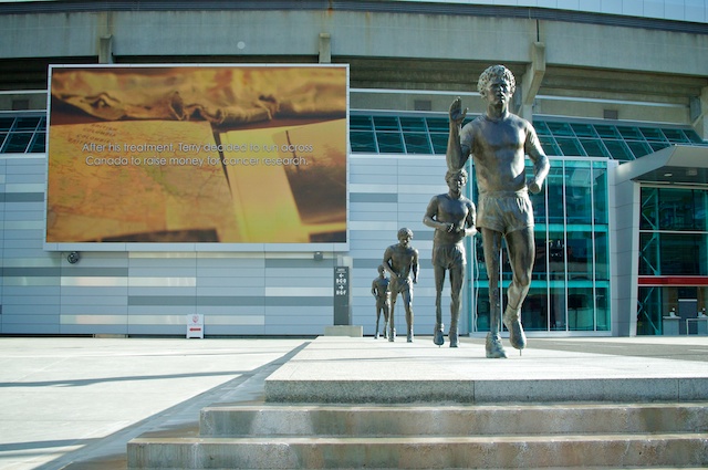 The federal government is putting Canadian hero Terry Fox on the new $5 bill to honour his Marathon of Hope and his efforts to raise money for cancer research 🩶

Former prime minister Sir Wilfrid Laurier will be moved from the $5 bank bill to the next version of Canada's $50