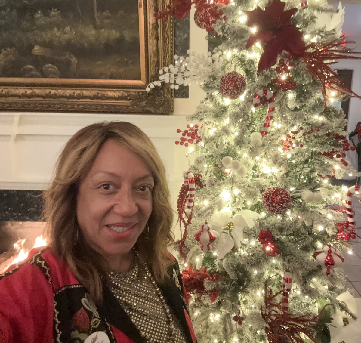 ReneeGsays's tweet photo. It’s a joyful and jolly Christmas time for The Regatta homeowners. 

#Christmas2024 #SeasonsGreetings https://t.co/XxOj232wh8
