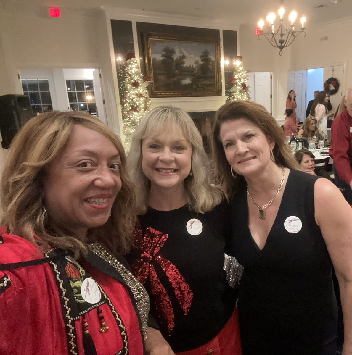 ReneeGsays's tweet photo. It’s a joyful and jolly Christmas time for The Regatta homeowners. 

#Christmas2024 #SeasonsGreetings https://t.co/XxOj232wh8