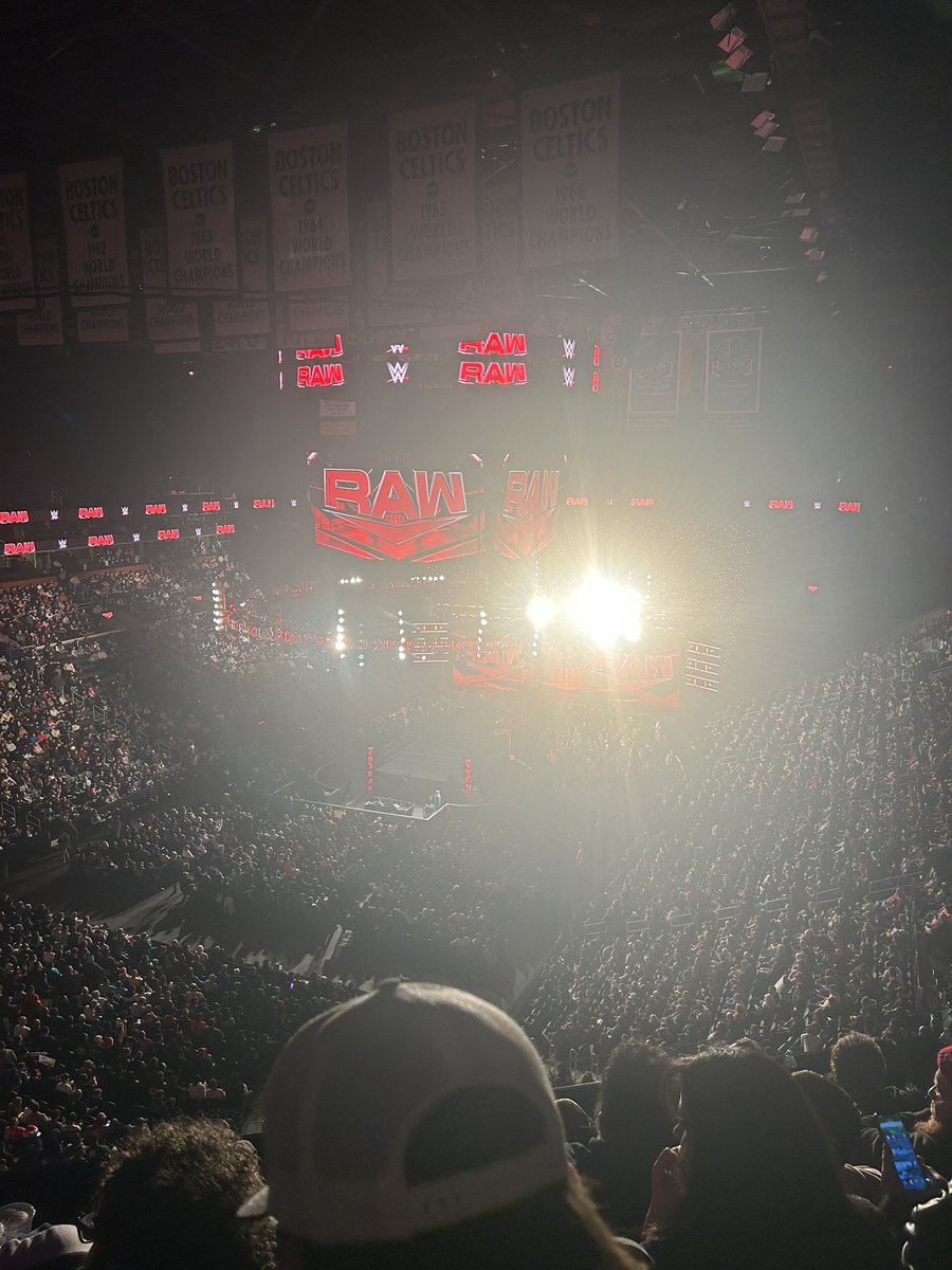 Hey Wally how’s #WWERaw tonight?
Couldn’t tell ya.