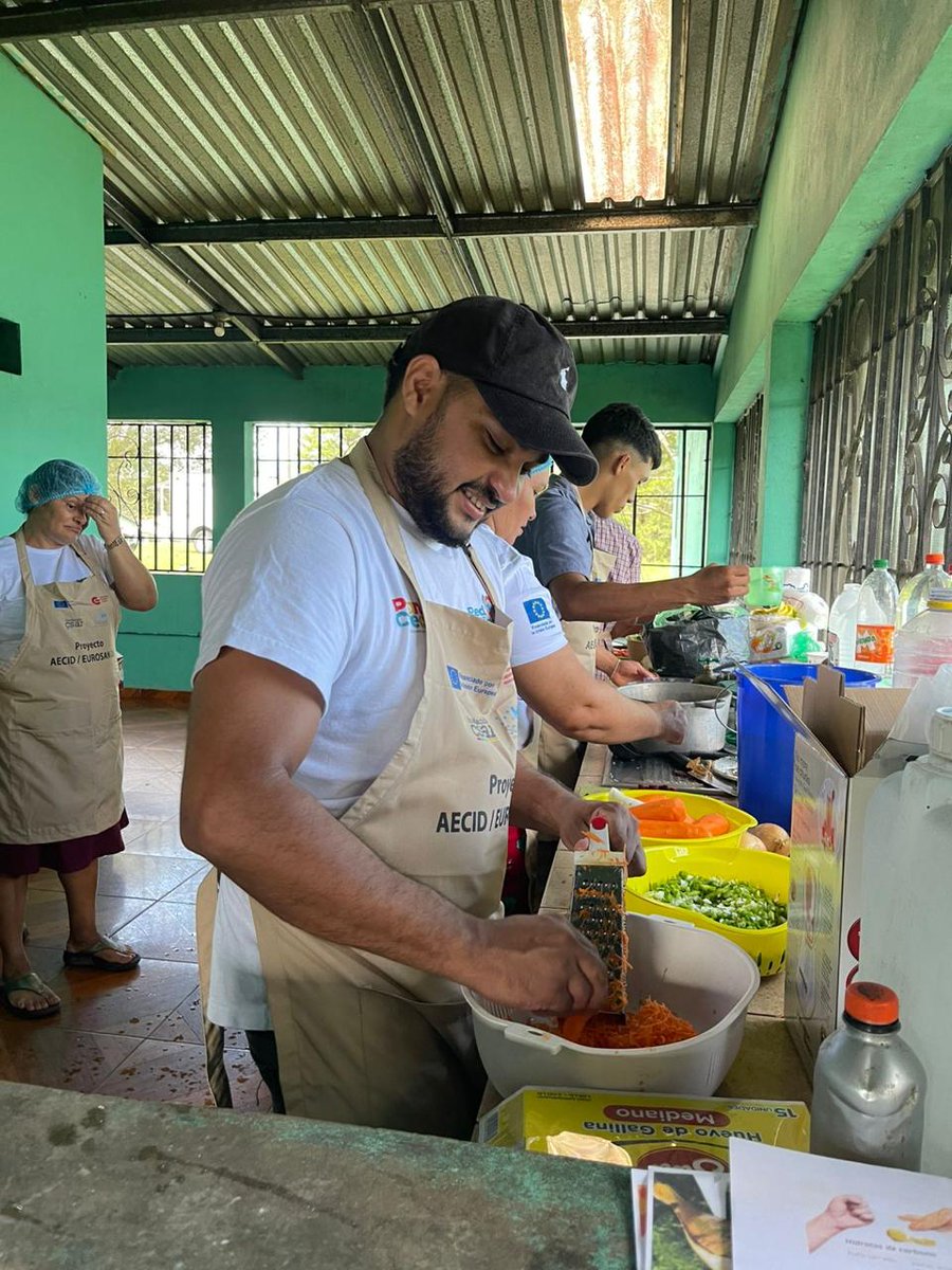 AECID Honduras (@aecid_honduras) on Twitter photo 🍽️¡Por una alimentación +saludable en #Honduras! A través del proyecto AECID/EUROSAN DeL, financiado por 🇪🇸AECID y 🇪🇺UE, <a href="/CsaiFundacion/">Fundación CSAI</a> y <a href="/saludgobhn/">Secretaría de Salud de Honduras, Oficial</a> capacitaron voluntarios AIN-C de Esquías y Culmí en recetas nutritivas y prácticas alimentarias para reducir casos de malnutrición 🍽️¡Por una alimentación +saludable en #Honduras! A través del proyecto AECID/EUROSAN DeL, financiado por 🇪🇸AECID y 🇪🇺UE, <a href="/CsaiFundacion/">Fundación CSAI</a> y <a href="/saludgobhn/">Secretaría de Salud de Honduras, Oficial</a> capacitaron voluntarios AIN-C de Esquías y Culmí en recetas nutritivas y prácticas alimentarias para reducir casos de malnutrición