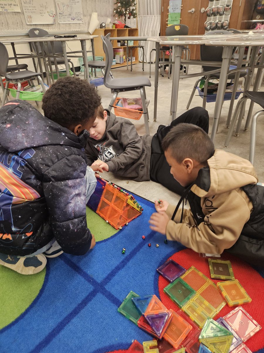 MrsManning517's tweet photo. Wrapping up our unit on magnets by building Christmas trees, gingerbread houses, and a Christmas tree train @HES_HCS https://t.co/mrwX74ScPG
