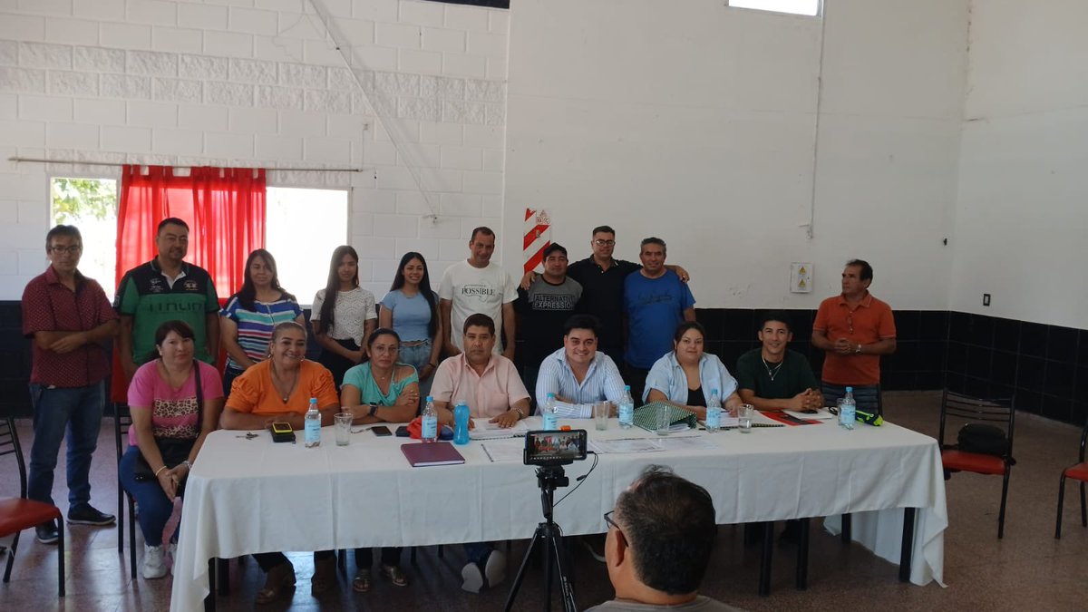 gastonp018's tweet photo. Como nos indica el gobernador continuamos con la normalización de los clubes del depto Arauco. Muchas Gracias socios y comisión directiva de cada club se realizó con total normalidad. https://t.co/4lWFluk0xS