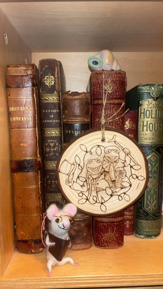 I have profited greatly from <a href="/naiwallace/">Naomi</a> crafting ventures !!