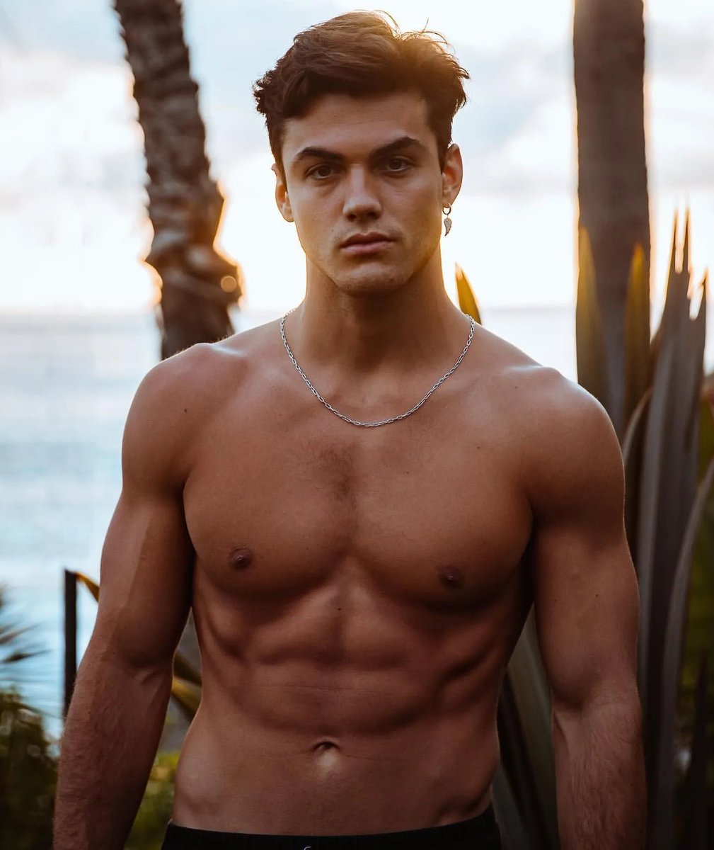 SecretGuyStuff's tweet photo. Happy 25th birthday πππ to the Where-Are-They-Anyway? Dolan Twins, Grayson and Ethan. #DolanTwins #GraysonDolan #EthanDolan @GraysonDolan @EthanDolan #HappyBirthdayDolanTwins https://t.co/xVJ9rEa0wa