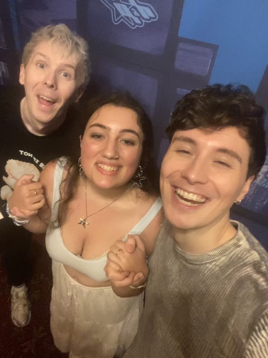 mostlyemma's tweet photo. can’t believe it’s been one week since the best day of my life.. https://t.co/n3e6sBjgkq