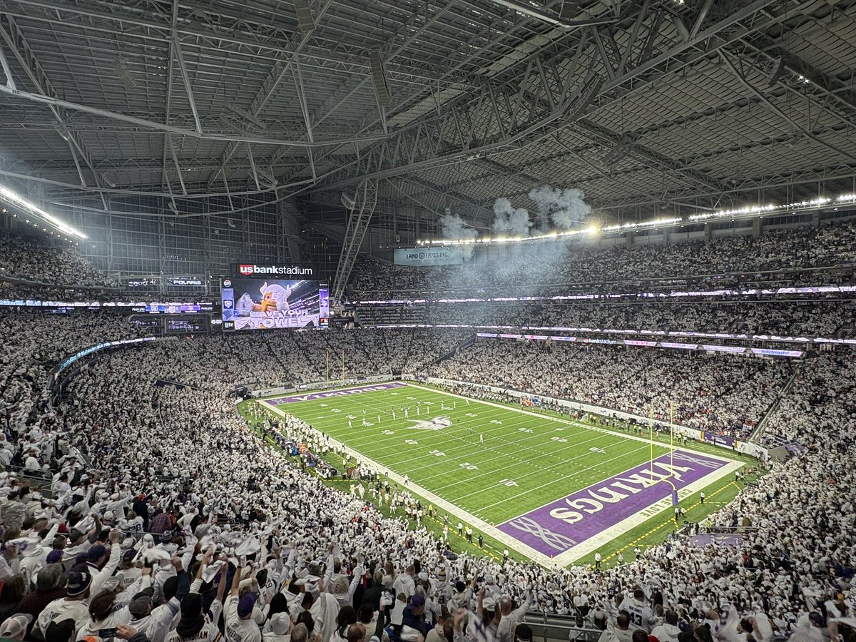 WillRagatz's tweet photo. The whiteout looks awesome https://t.co/Hg2jV3uFQl