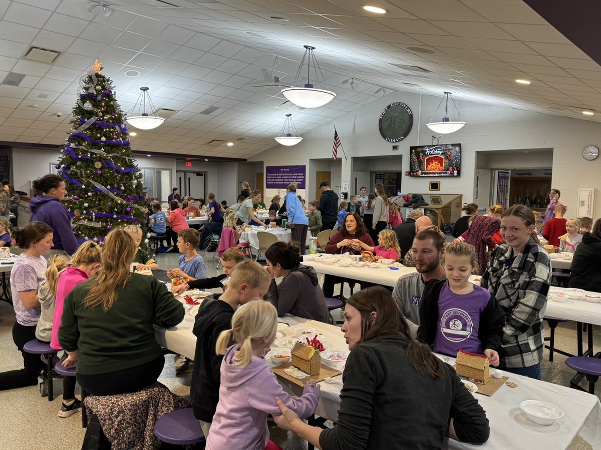 FR_FFA's tweet photo. FFA sponsored Gingerbread decorating night was a huge success. https://t.co/YFCouBTyQD