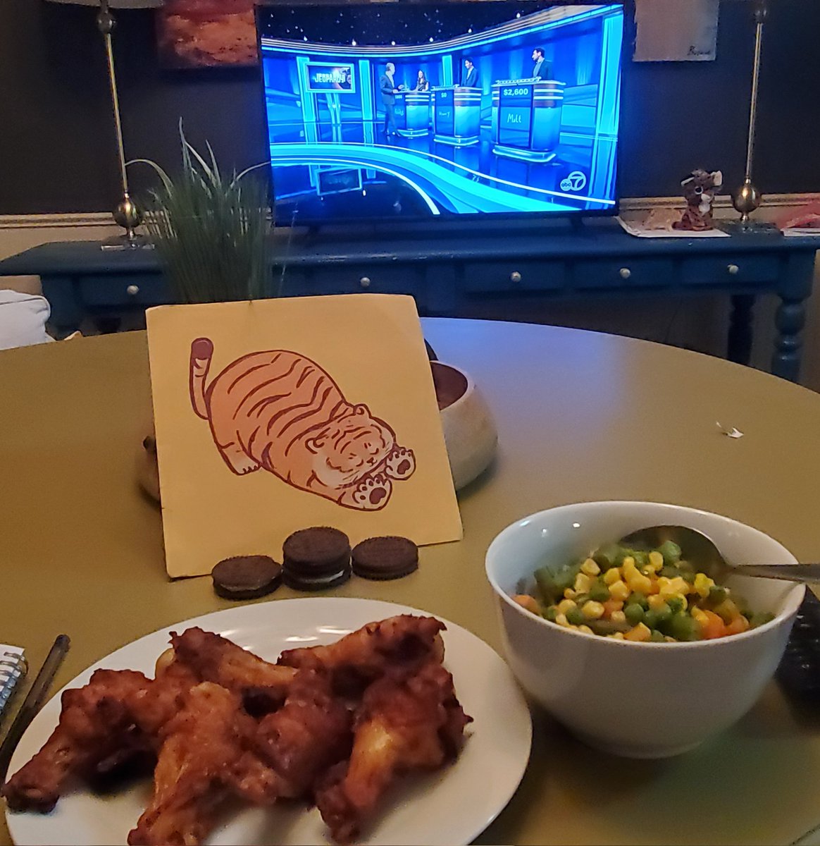 joshtigerhill's tweet photo. #LearnedLeague #LL103 MD22 thread. It's crunch time now! All the rest of the matches are absolute must-wins to stay up. Factfueling with the four COOKIES that I earned on Friday... https://t.co/e400eqWPvG