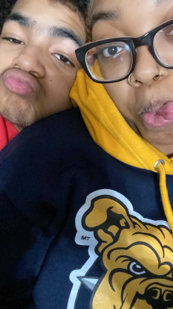 jahzee101's tweet photo. Just 2 chill guys❤️🥰 https://t.co/FUJWUj7ViE