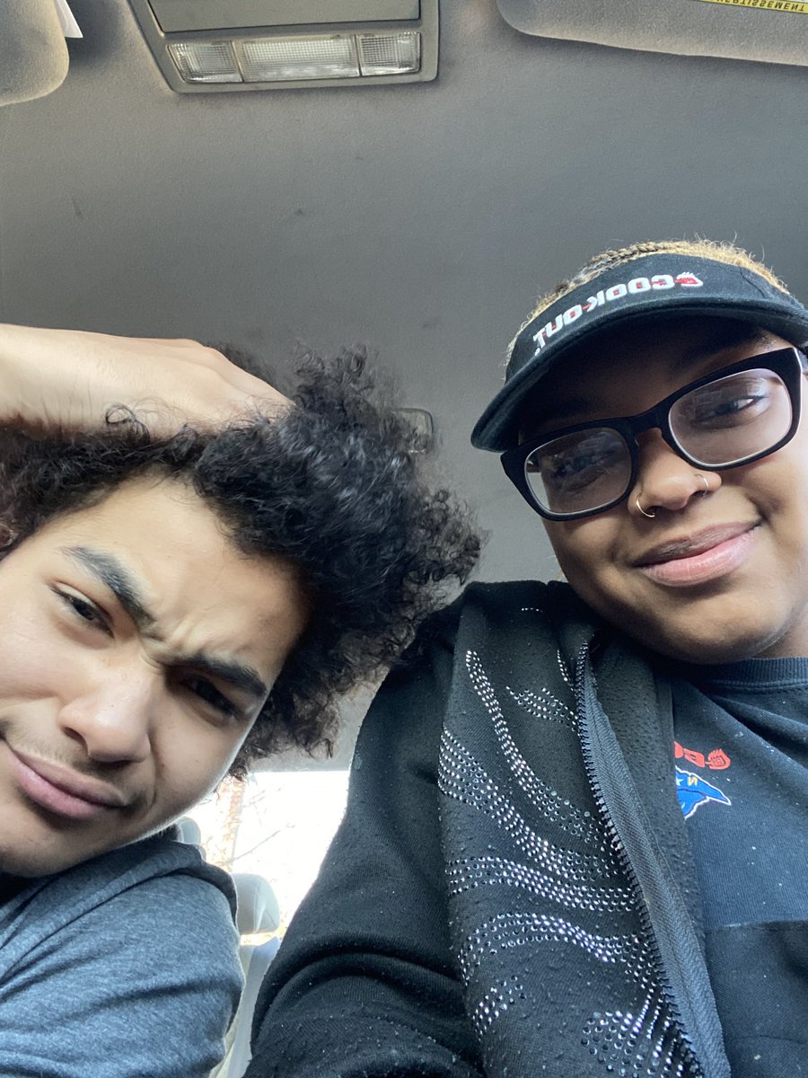 jahzee101's tweet photo. Just 2 chill guys❤️🥰 https://t.co/FUJWUj7ViE