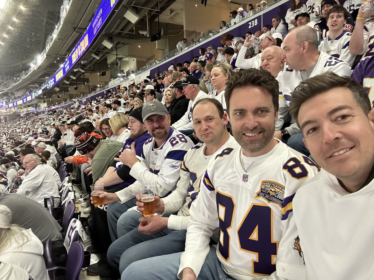 darbracer's tweet photo. #Skol @DerekJohnson77 @jholeshoe #Burnsie https://t.co/F43k5yrRNM