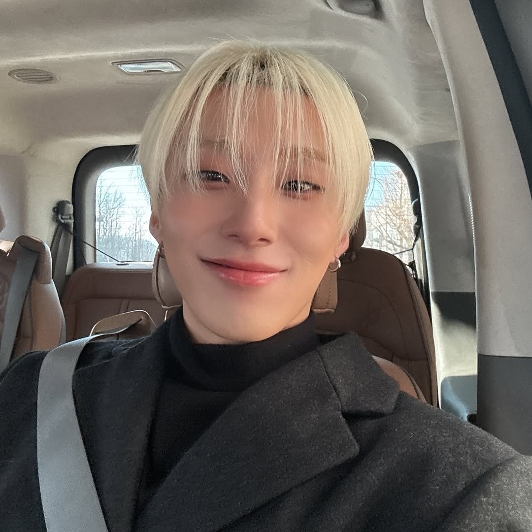 mani_moon0206's tweet photo. 만약 깃발을 만든다면 최애입꼬리에 치여 입덕한 사람들 모임 (이라고 만들것)
@jongup_official https://t.co/sm3DksyDlz
