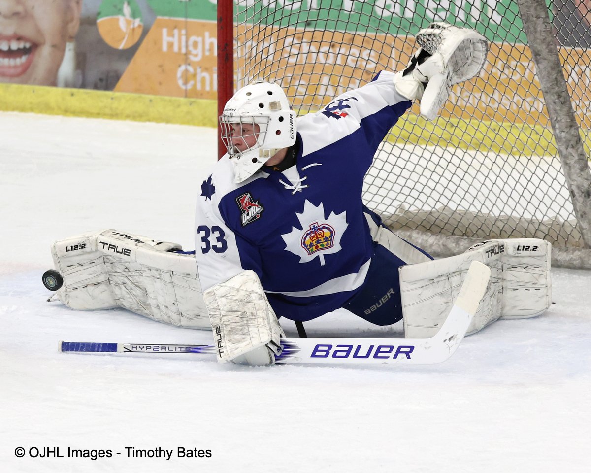 ojhlimages's tweet photo. The Cobourg Cougars host the visiting Markham Royals in OJHL Monday Night action. After two complete the score is 4-2 for the Cougars. #juniorhockey #ojhlimages #gameaction #officialphoto #hockey @CougarsHockey @MarkhamRoyals https://t.co/D5qQc14w6q