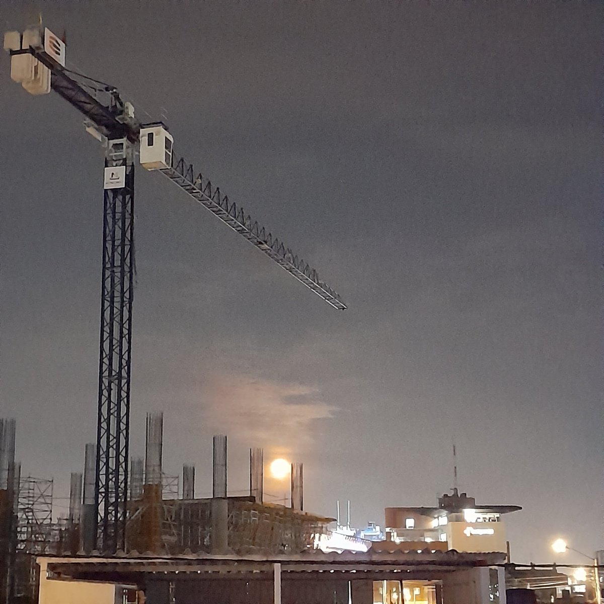 dantedisson's tweet image. Caótica y hermosa BOG-GOTHAM