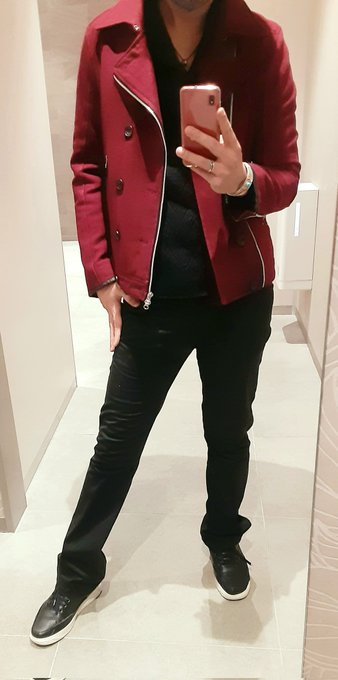 今日はワインレッドのライダースを着てきました。
レザーじゃないのでいかつくならないところが好きです 