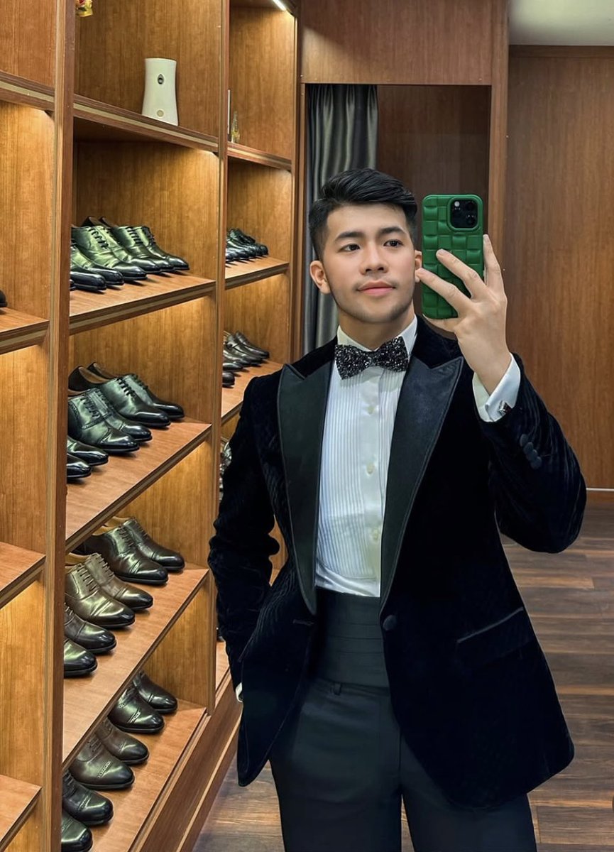 普段はいろいろな革靴を集めます👞