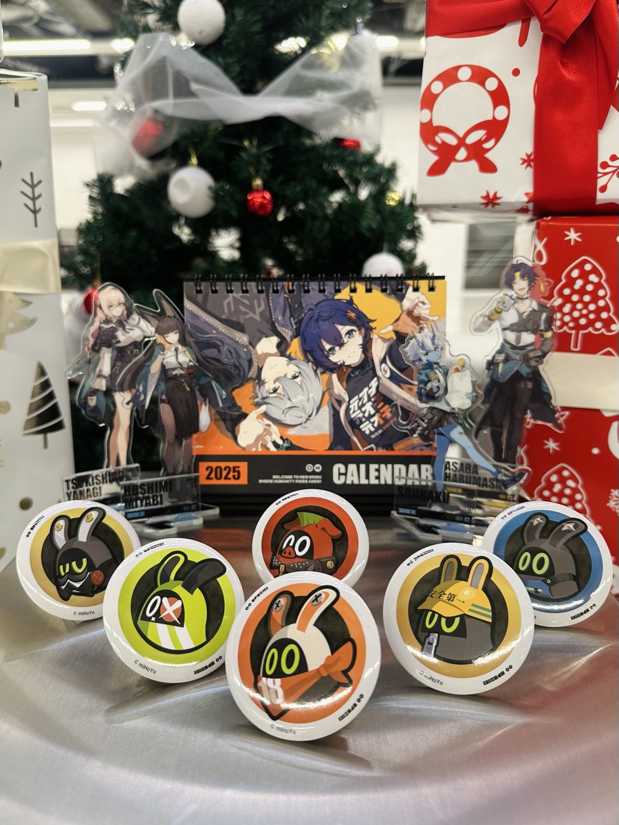 ZZZ_TYPEII's tweet photo. #ゼンゼロファミマ いよいよ本日！

オリジナルグッズはこんな感じです〜
池袋のフラッグシップ店で先行販売中だそうで、ぜひチェックしてくださいね〜ンナ！

詳細はこちら:https://t.co/xQdaZVgi5F

#ゼンゼロ https://t.co/ACgnL8bvCM