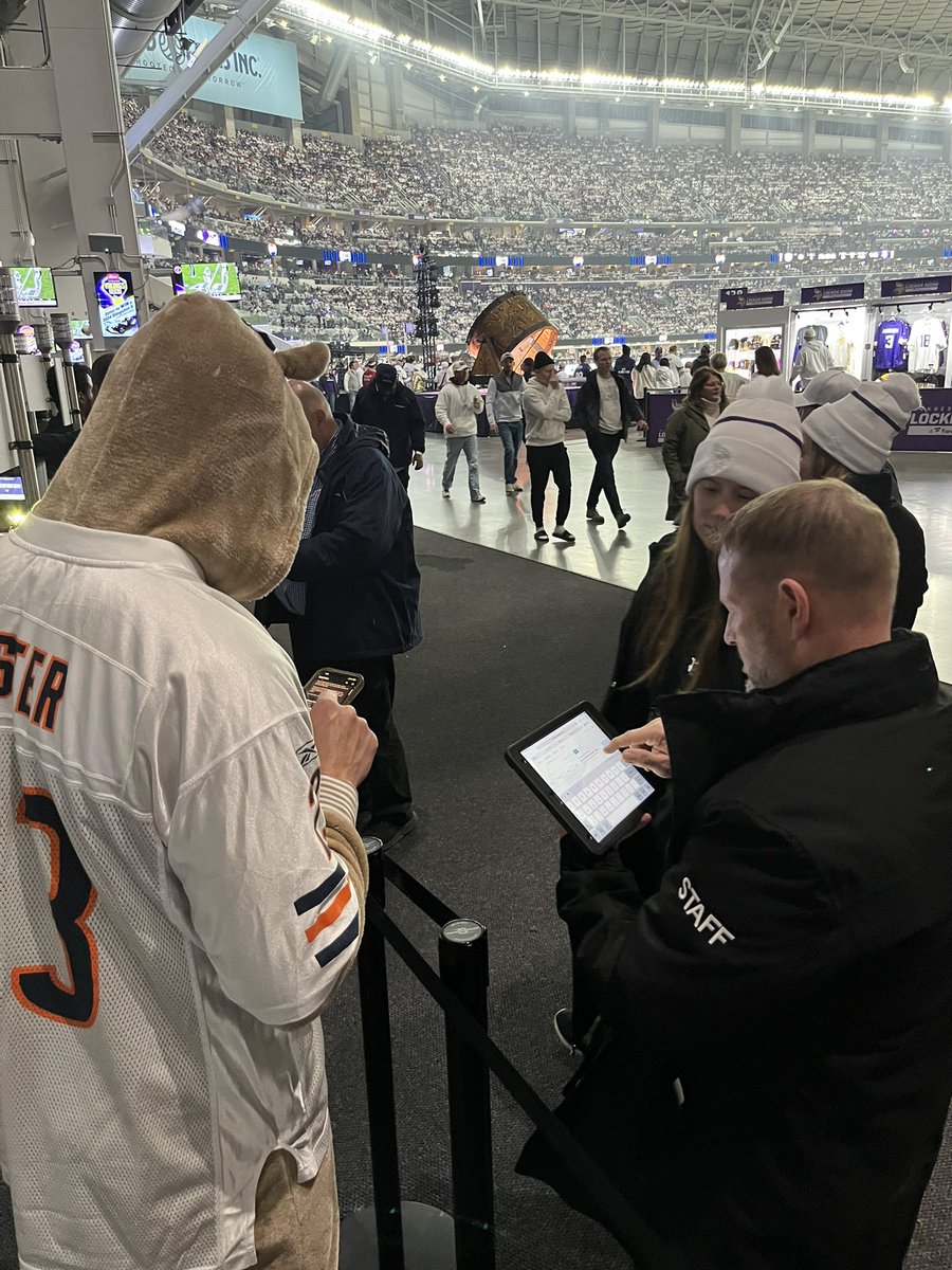 KevinDoodles's tweet photo. @Gametime thanks for making us miss the entire first quarter and god knows how much more. @barstoolsports and other outlets sto saying they are reliable  @PmtStats https://t.co/tT8eq9omZp