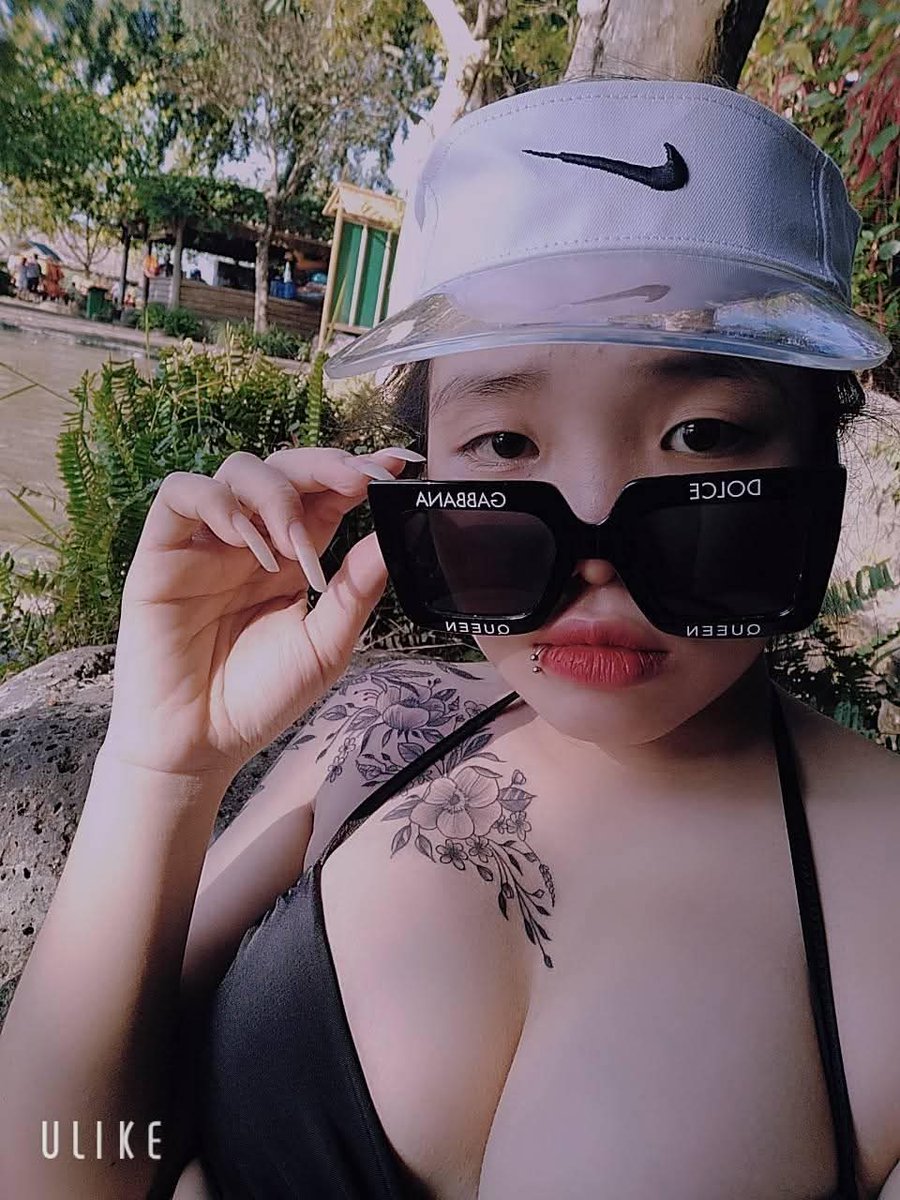 BabuMumtaj's tweet photo. Đi biển với bé đi sẳn tiện húp nước lozz https://t.co/Jm4zd63VFi