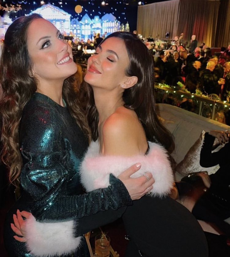 Liz and Victoria Justice at Seth’s Christmas party (14. 12. 24)