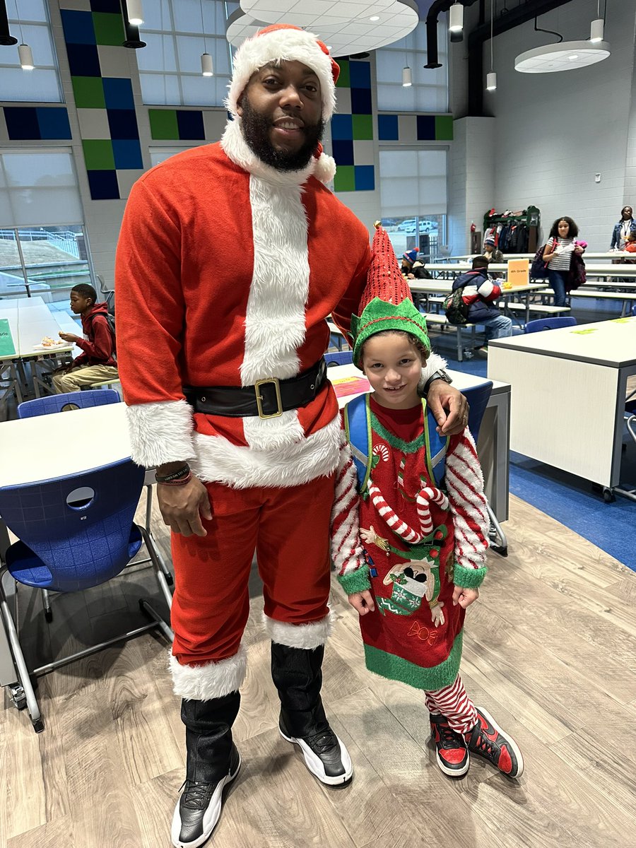 Bjackson_FLE's tweet photo. Today was dress as your favorite holiday movie character! @ForestLakeEagle 🚀 https://t.co/mlLu2zdFZy