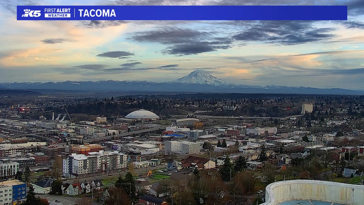 AClaibonWx's tweet photo. Quiet end to our Monday, but a couple of active days ahead w/an atmospheric river arriving TUE thru WWD. Expect heavier rain, mountain snow &amp; ice, as well as strong wind gusts (especially along the coast). Highest rain amounts will be over the Oly Pen #k5fall #k5weather #wawx https://t.co/TjLQ0r9nwr