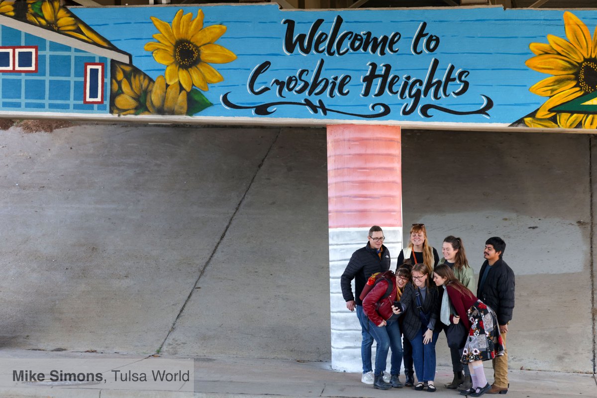 mikesimonsphoto's tweet photo. City celebrates completion of Crosbie Heights murals  
#tulsa
https://t.co/XujZtaC53Q https://t.co/jXbN3vOpl0