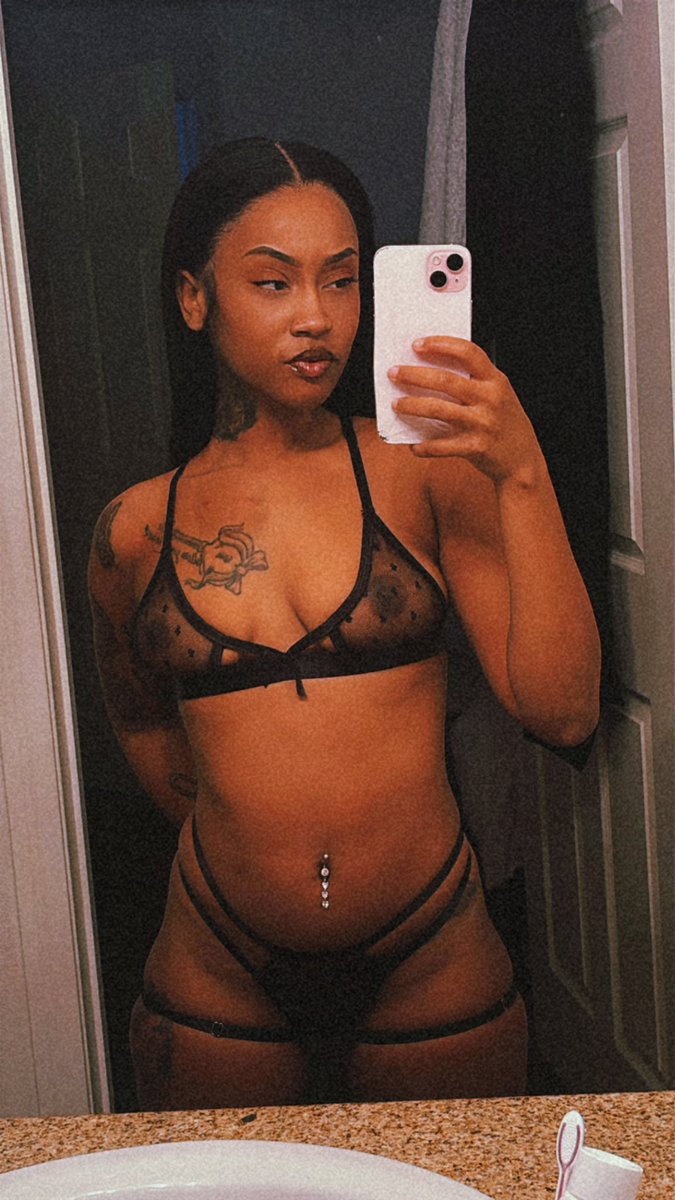 DaQueenNique's tweet photo. Got me feeling XRated 🥴🔥
https://t.co/SYO3MfpyxQ https://t.co/LV8jzJ5csc