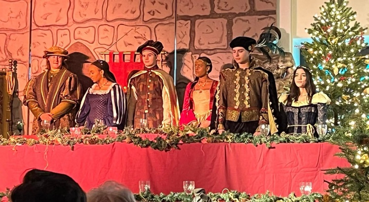 marion_wv's tweet photo. Turn It Up! and catch the amazing Fairmont Senior High School Madrigals, under the direction of Mr. Greg DeVito. Yes, Bears! 💙🎶🎼🎤 https://t.co/4psPs064RO