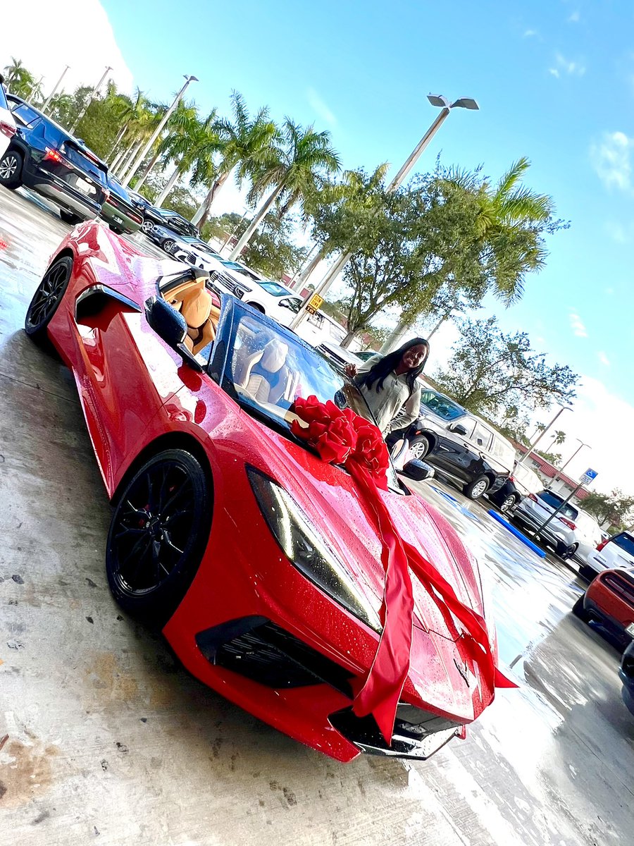 laquanna___'s tweet photo. Today I woke up &amp; told my husband I wanted to Go Buy A Fun Car to add to the car rental business, lol he said let's go, well you guys I got a 2025 Brand New Corvette! No money down was required 😍 Listen I don't know who needs to hear this BUT FIX YOUR CREDIT! 5 mins i got an yes https://t.co/23m6OyMGyF