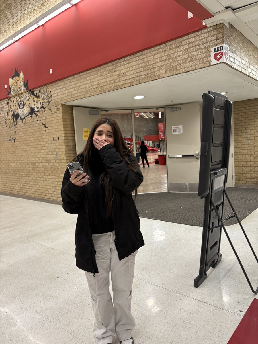 hernandezpat__'s tweet photo. el sueño de cada novia de troy bolton 😭❤️ https://t.co/QJRbJw0lJ7